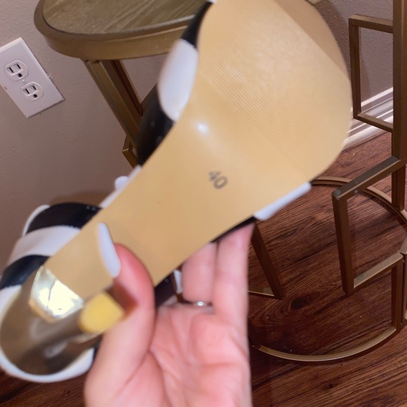 BLACK & WHITE STRIPED W/GOLD HEEL - Picture 6 of 7